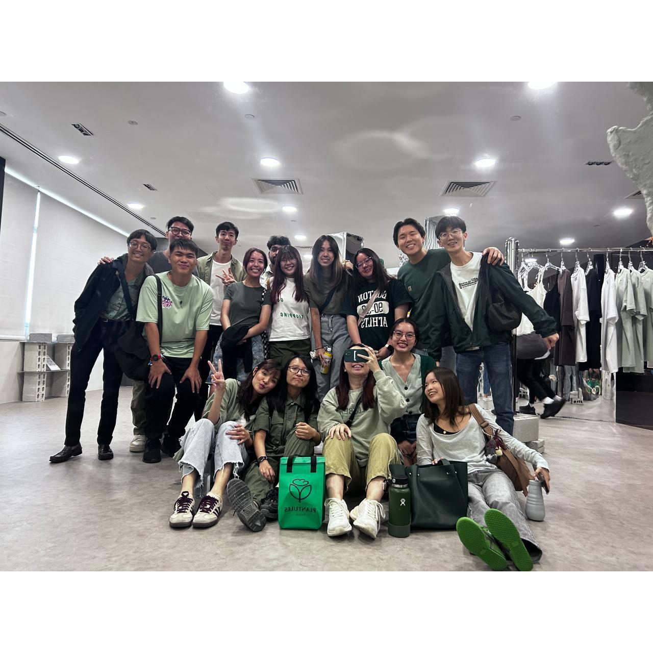 ALL IN GREEN DAY - WONDER FOR WHO :D