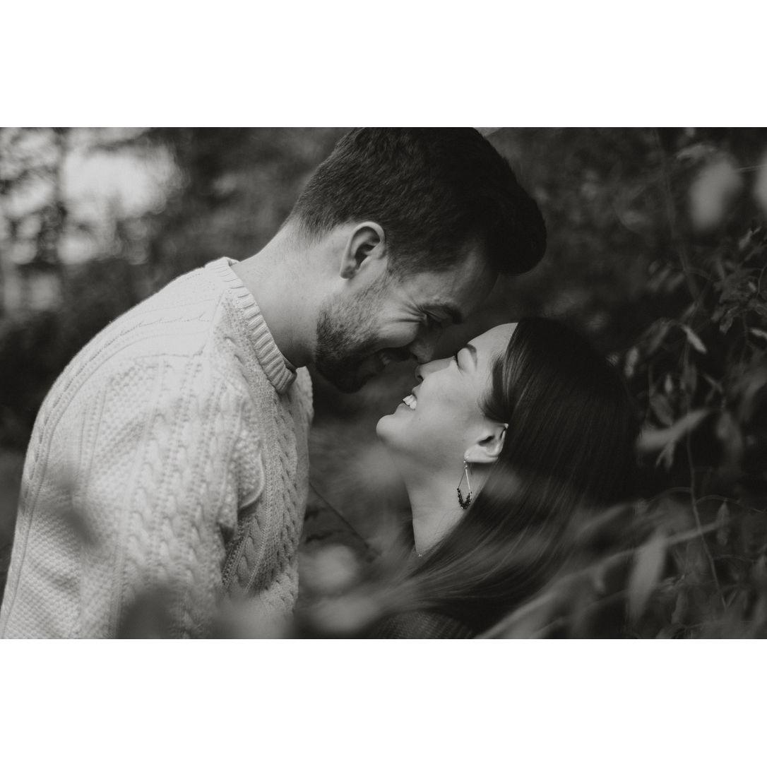 Engagement pics by @handesigned