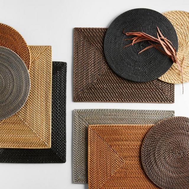 Artesia Natural Round Placemat (Natural, Round)