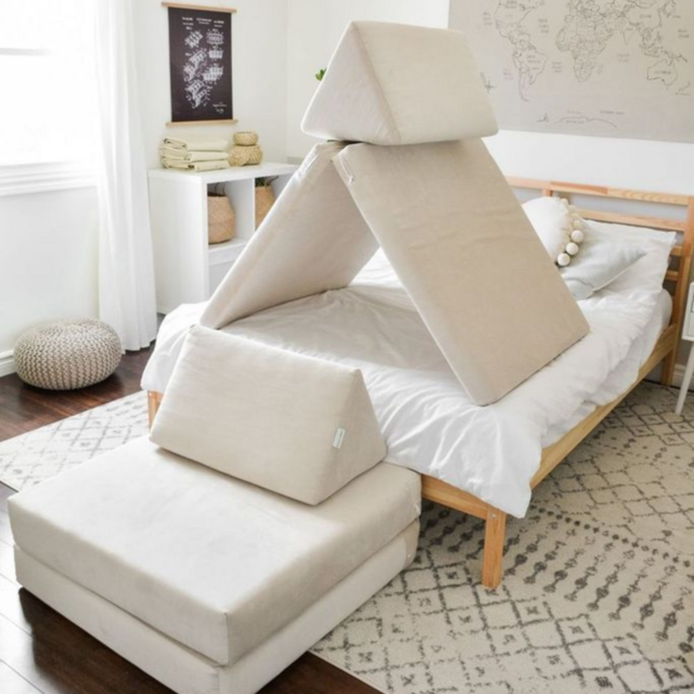 Cushy Couch, Oyster