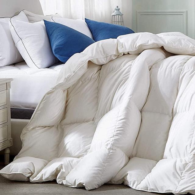 Royoliving Premium White Goose Down Comforter King Size Thickened Heavyweight 100% Egyptian Cotton Cover Down Proof Winter Duvet Insert with Corner Tabs, 70 Oz