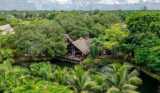 The Wedding Website of Jazmine Popola and Izaiah Gutierrez