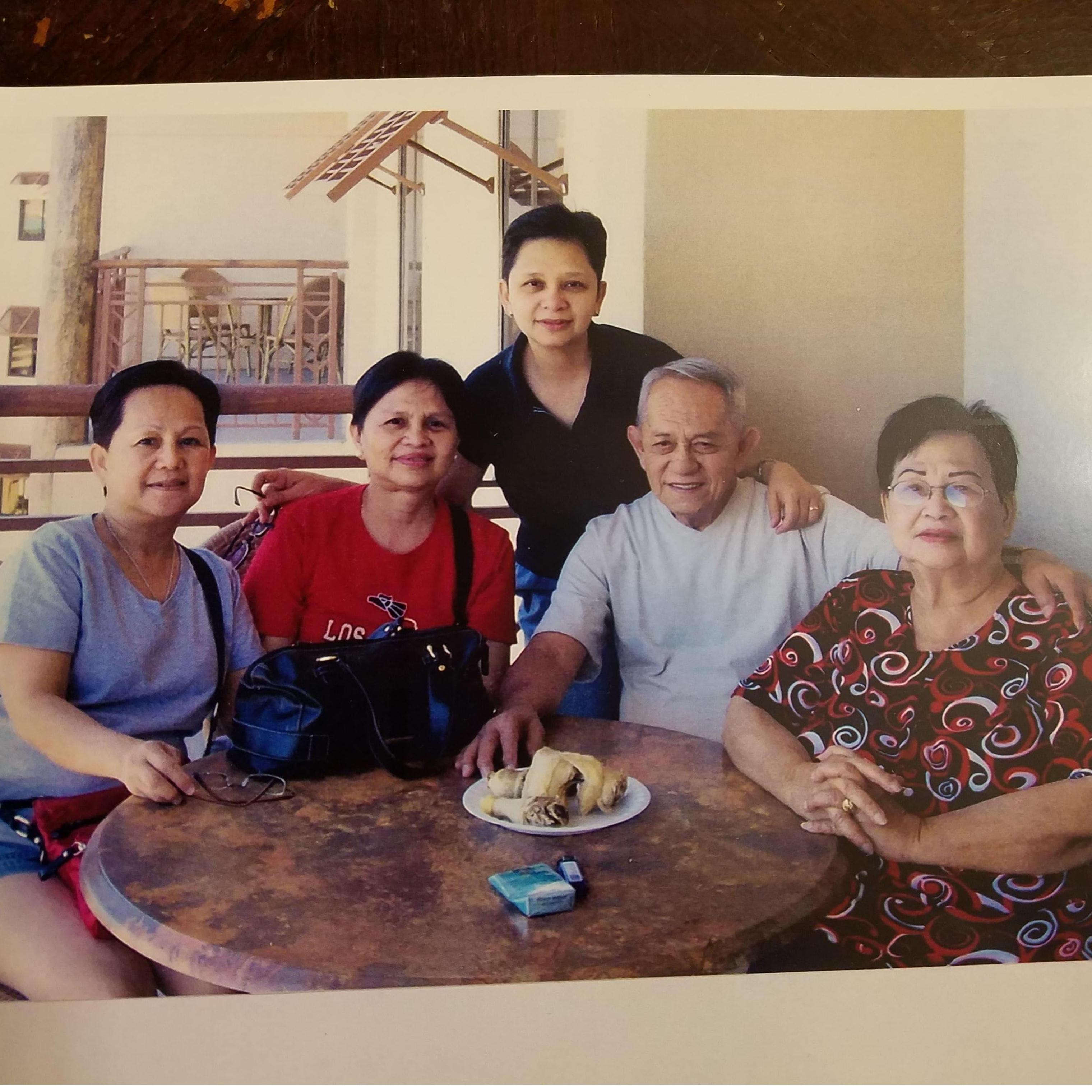 Carmelia, Carina, Criselda, Papa Bert, and Mama Precy in Vegas