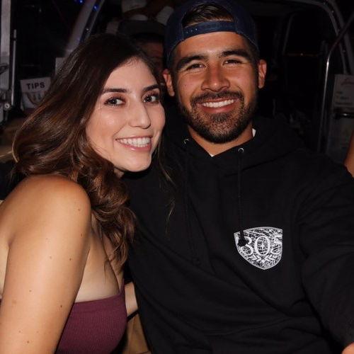 Our first picture together./Nuestra primera foto juntos.