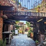 Pueblo Plaza