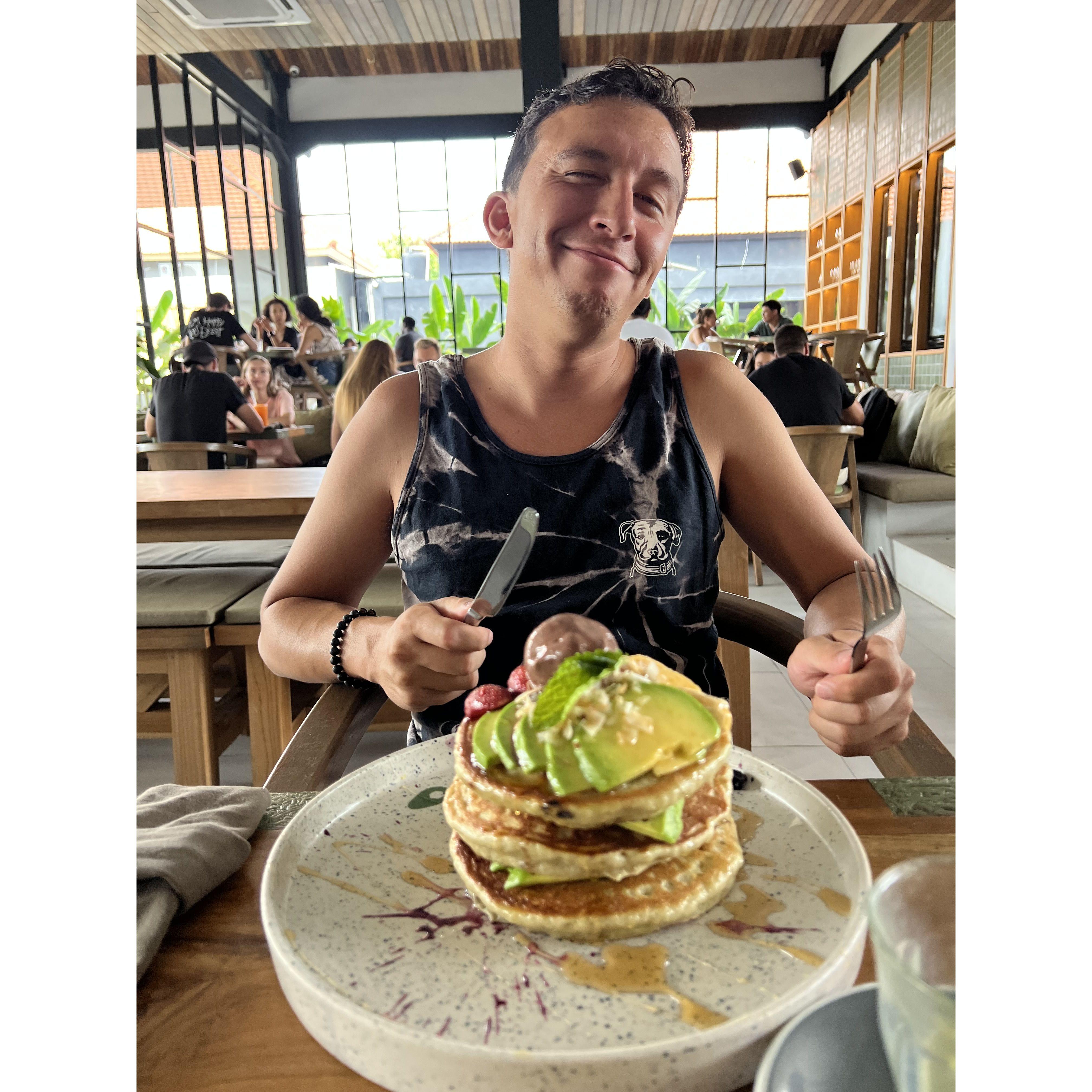 Eating all the food together | Indonesia