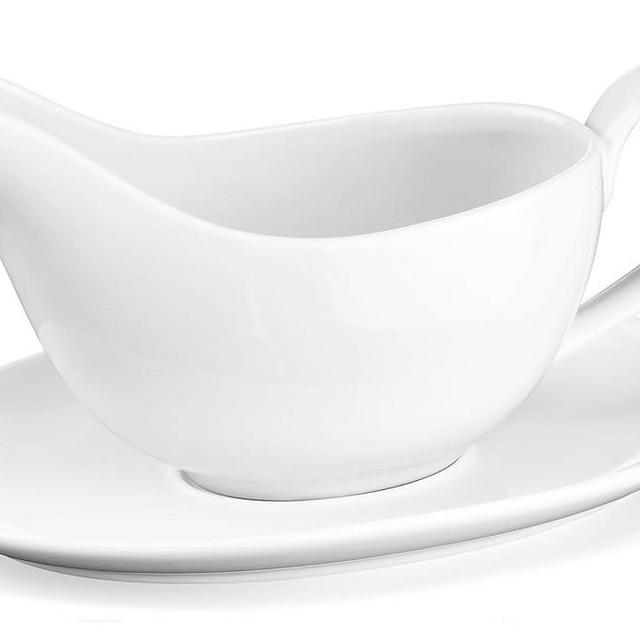 Yedio 18 oz Gravy Boat with Saucer, Large White Ceramic Gravy Boat for Thanksgiving Christmas, Boat and Tray for Turkey Beef Sauce, Salad Dressing, Creamer, Milk, Broth,Microwave and Dishwasher Safe
