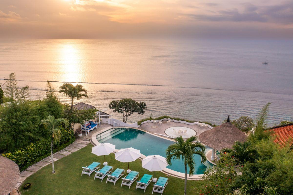 The Wedding Website of Danielle Hess and James Ferrier