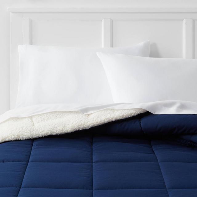 Full/Queen Sherpa Washed Microfiber Comforter Navy - Room Essentials™