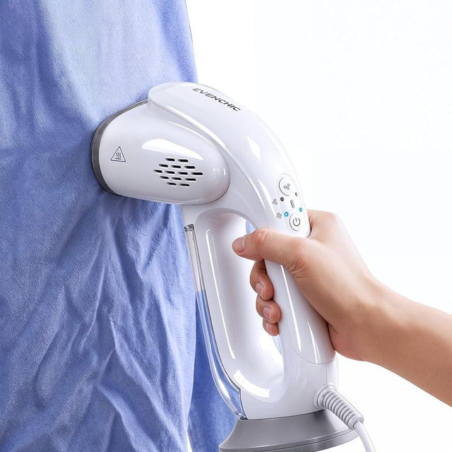 Steamer for Clothes, 110-240V Travel Steamer with 2500Pa Vacuum Suction, NTC Control, Burst Steam, 30% Quick Wrinkle Removal, Portable Handheld Steamer＆Iron 2 In 1 for Travel and Home Use (Grey)