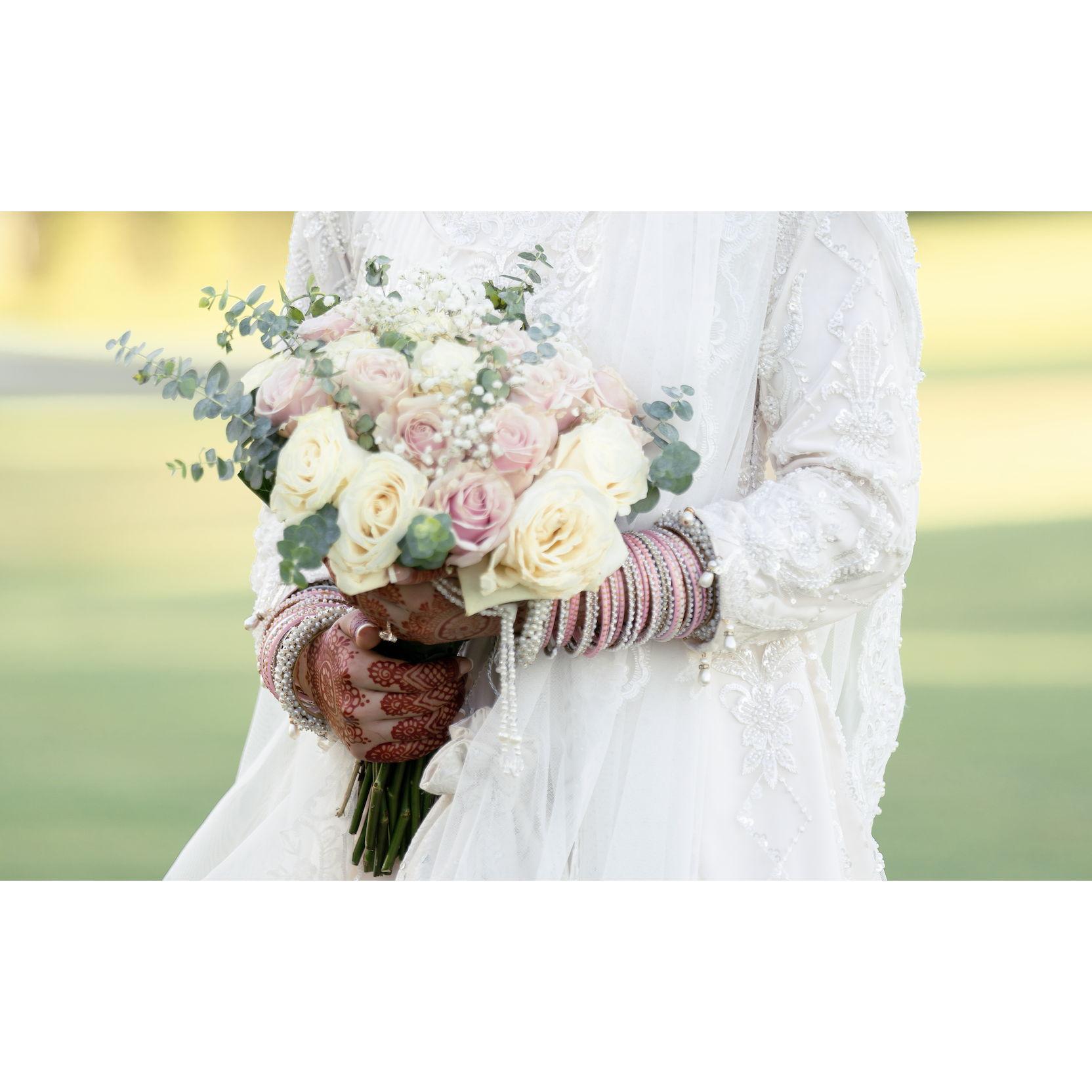 Sana's friend Aliza created her special bridal bouquet!