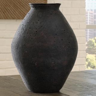 Hannela Vase