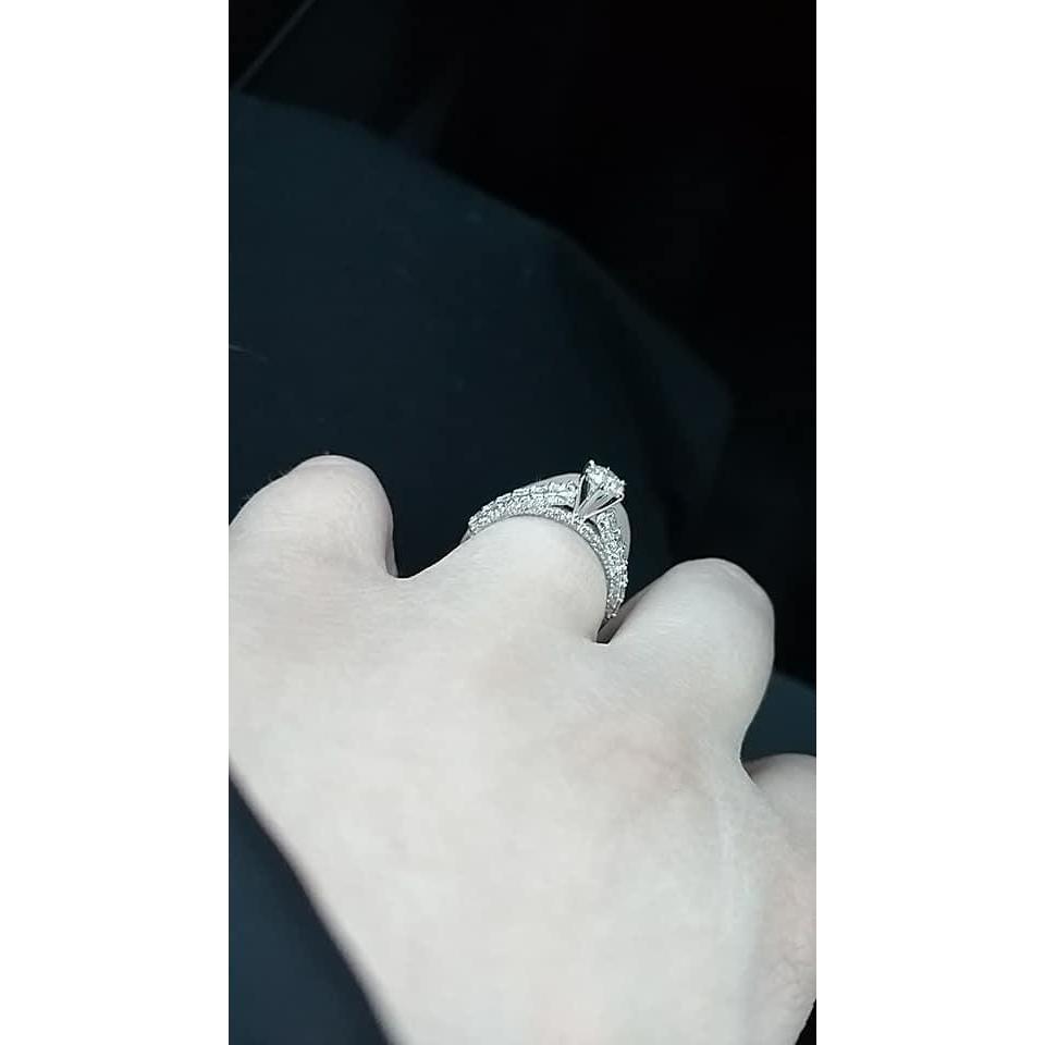 Dallas' engagement ring view 2