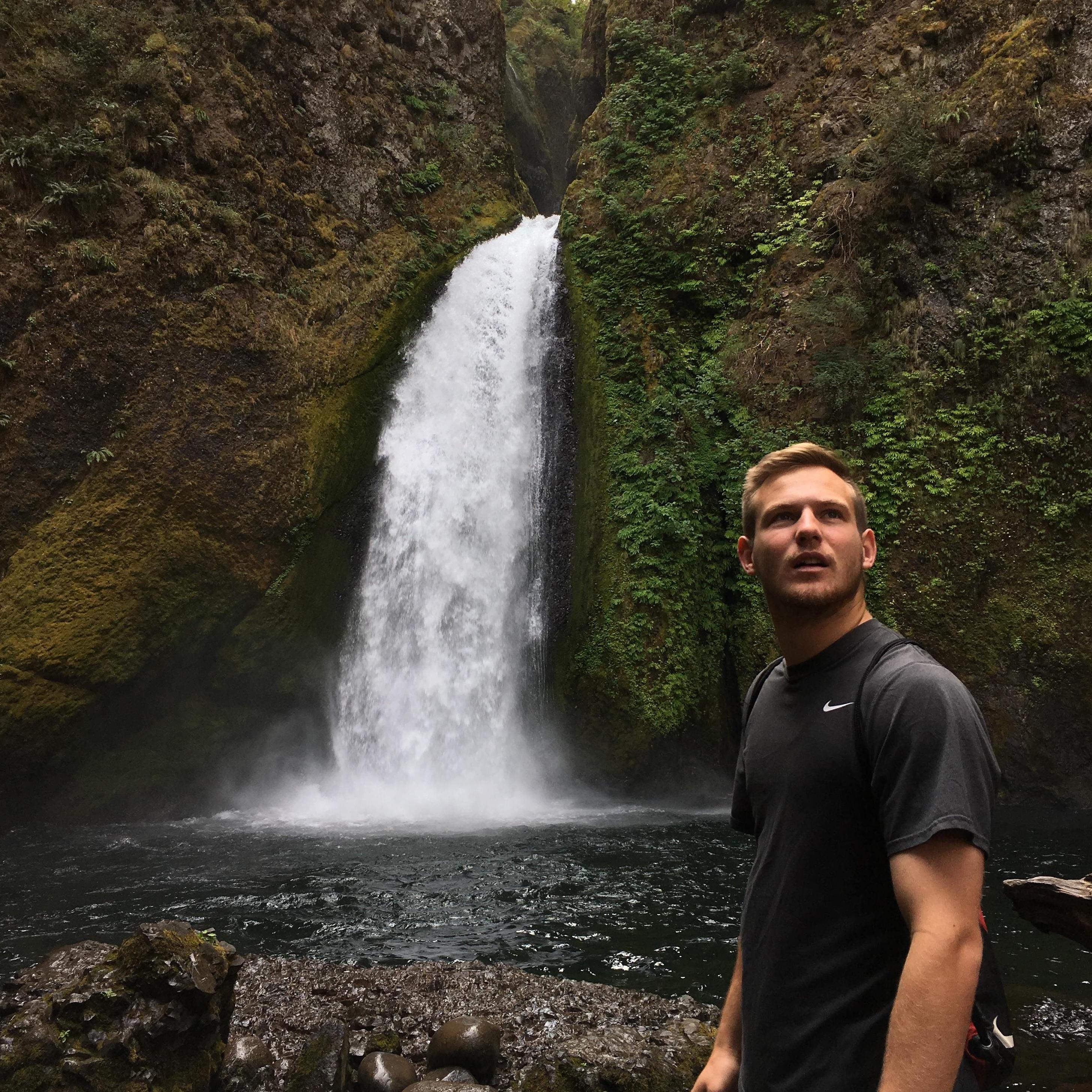 walking in a pnw wonderland
