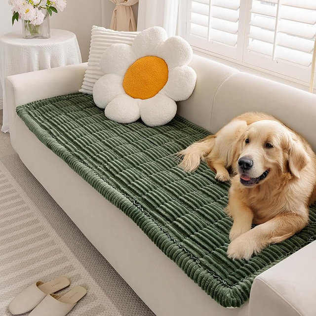 FUNNY FUZZY Pet Couch Covers for Sofa, Washable Dog Couch Cover Protector for Dogs, Flannel Couch Covers for Dogs Pet Friendly Pets Mat Bed Sofa Cover (Dark Green, 27.6"×82.7")