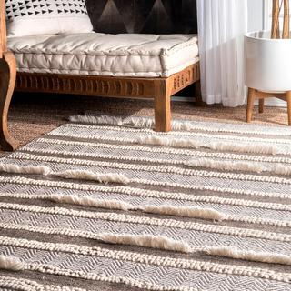 Hand Loomed Chevron Liles Rug