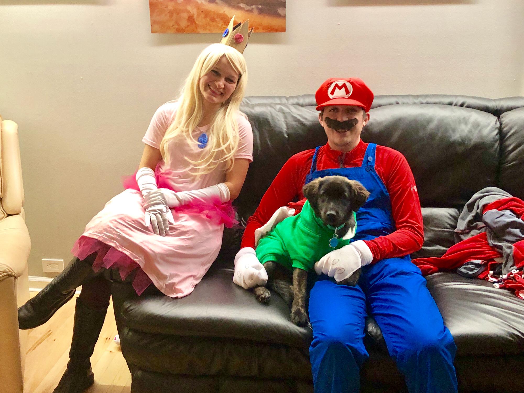 Halloween, 2017, dressed as super Mario characters : Princess Peach, Mario, and Yoshi!