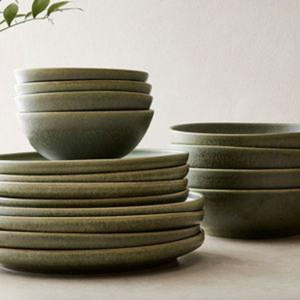 Kanto Stoneware Dinnerware (Set of 16) - Green, 16-Piece Dinnerware Set