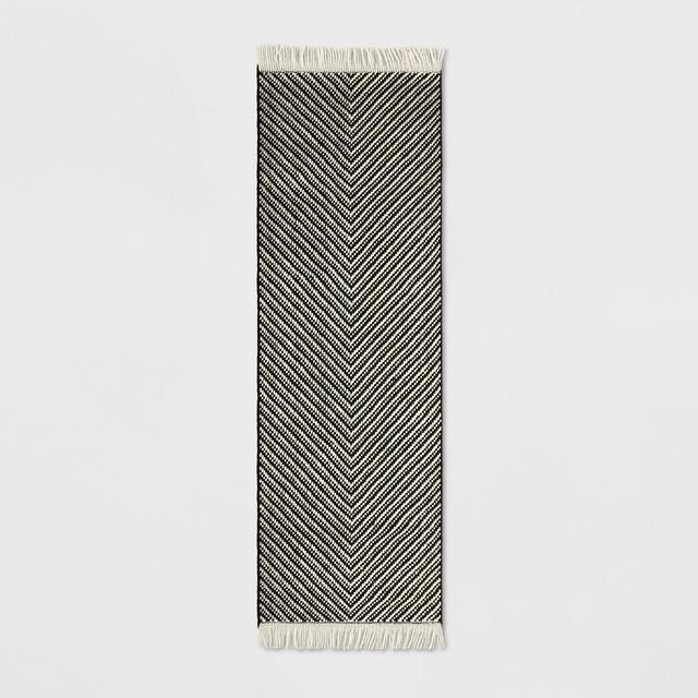 2'4"X7' Chevron Woven Accent Rug Black/White - Project 62™
