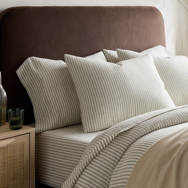 European Linen Deluxe Bedding Bundle - Queen from QUINCE.com
