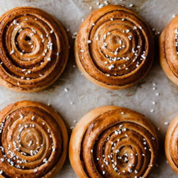 [Honeymoon Fund] A Pastry at Braud Co in Reykjavik