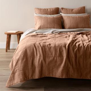 Garment Dyed Linen Box Quilt