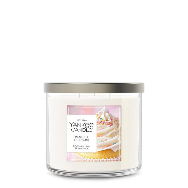 Yankee Candle 3 Wick Candle Jar, Scented Candle with up to 40 Hours of Burn Time, Soy Wax Blend for Consistent Long Lasting Scent from First to Last Burn, Vanilla Cupcake