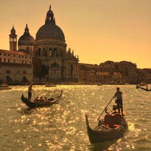 Luxury Gondola Ride in Venice