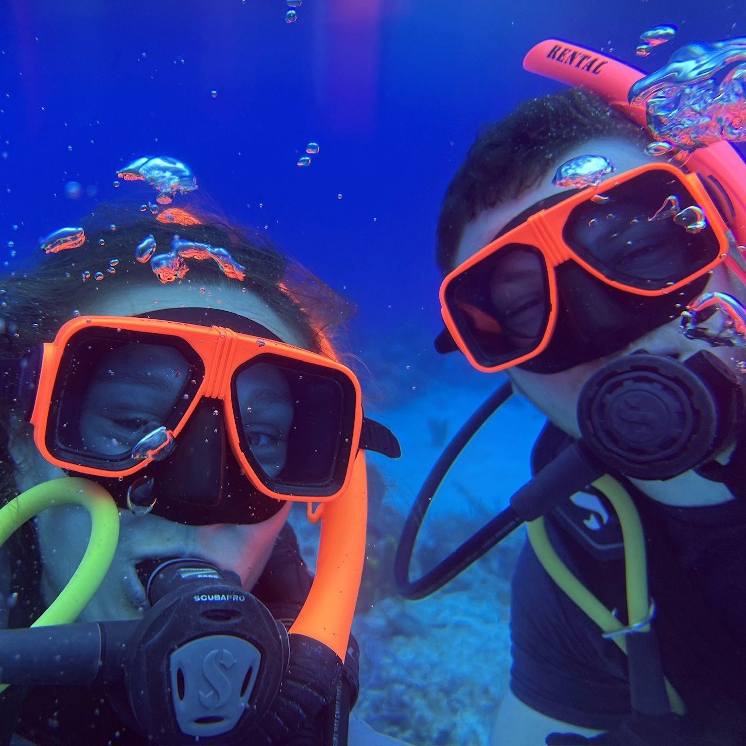 When Jesse and Darryl taught Carly to scuba dive