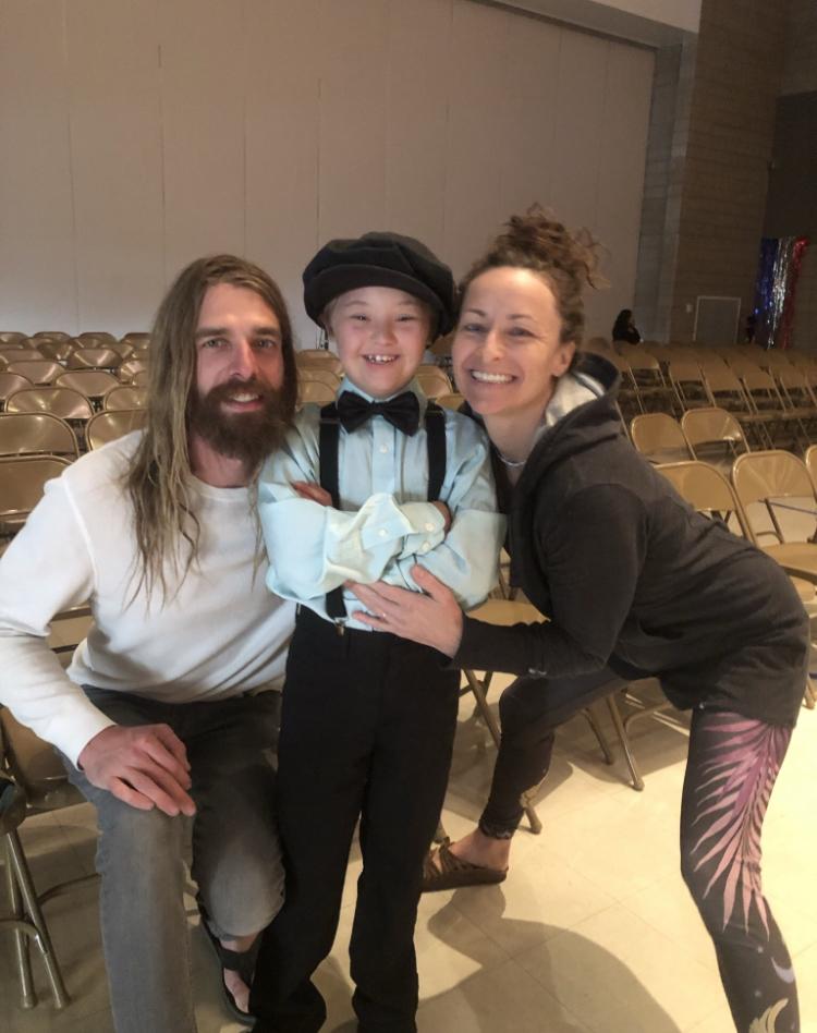 The Wedding Website of Laniakea Tinder and Ammon Hardin