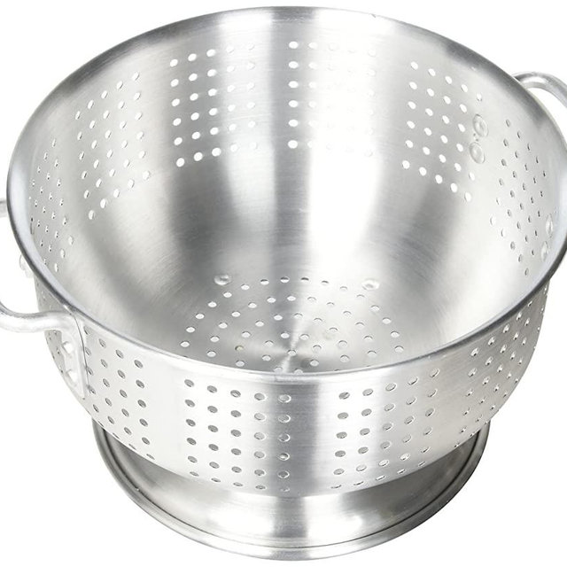 Winco Aluminum Colander with Base, 8-Quart