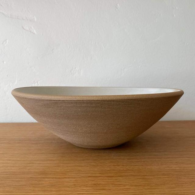 Ribbed Sand Serving Bowl