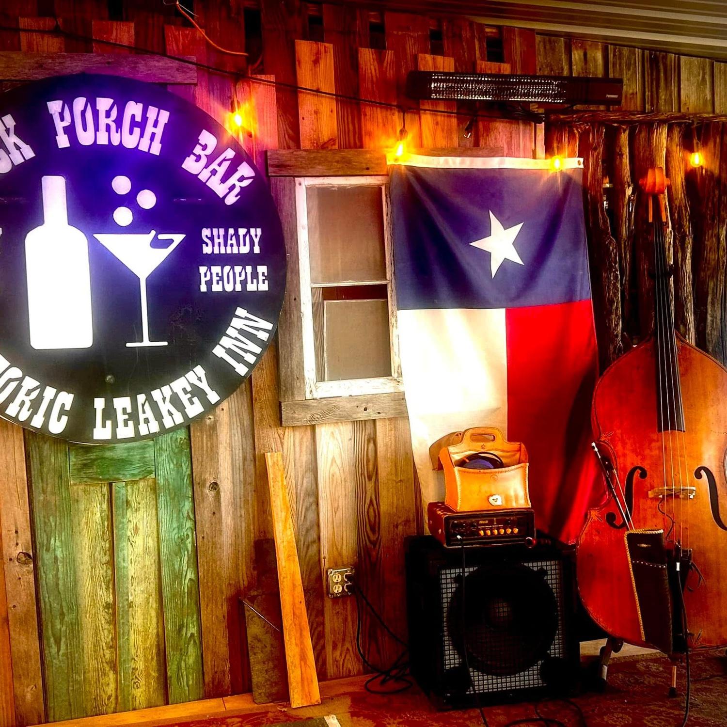 Historic Leakey Inn- 
Cabins/Bar & Grill/Live Music 🎶