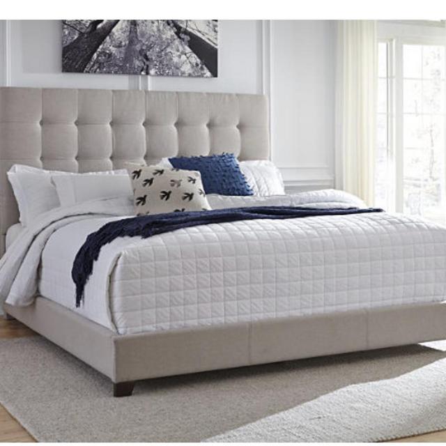 Delante Upholstered Bed (King) and Foundation/Spring Box