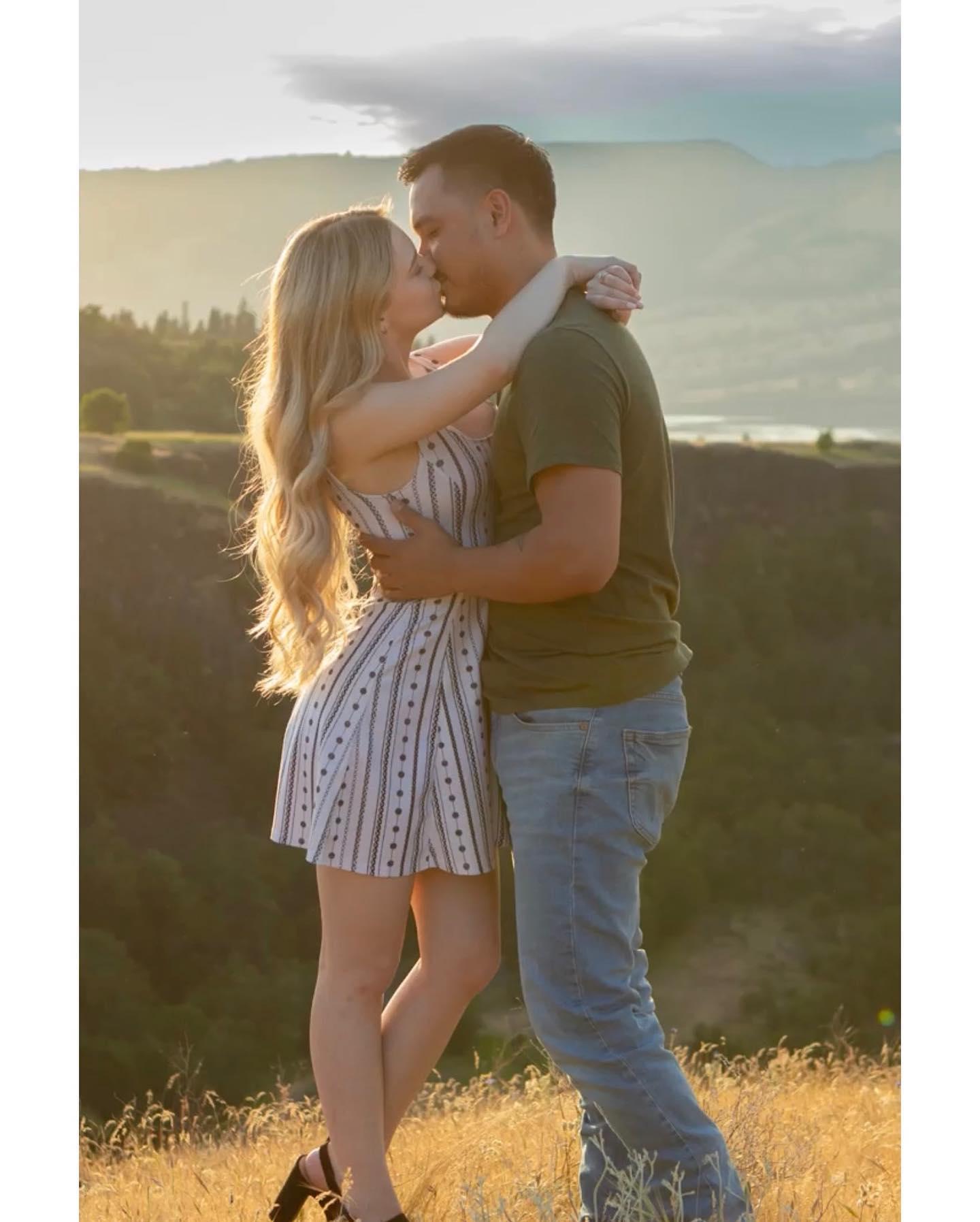 The Wedding Website of Emily Early and Jared Borja