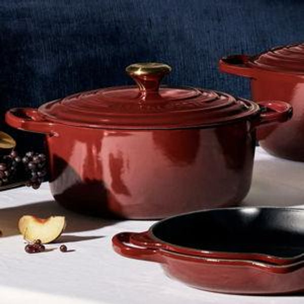 Le Creuset 5.5-Quart Signature Round Dutch Oven (Rhone)