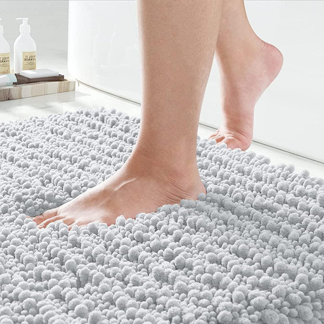 Yimobra Original Luxury Chenille Bath Mat, 32 x 20 Inches, Soft Shaggy and Comfortable, Large Size, Super Absorbent and Thick, Non-Slip, Machine Washable, Perfect for Bathroom, Silver