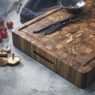 Butcher Block with Hand Grips & Juice Canal