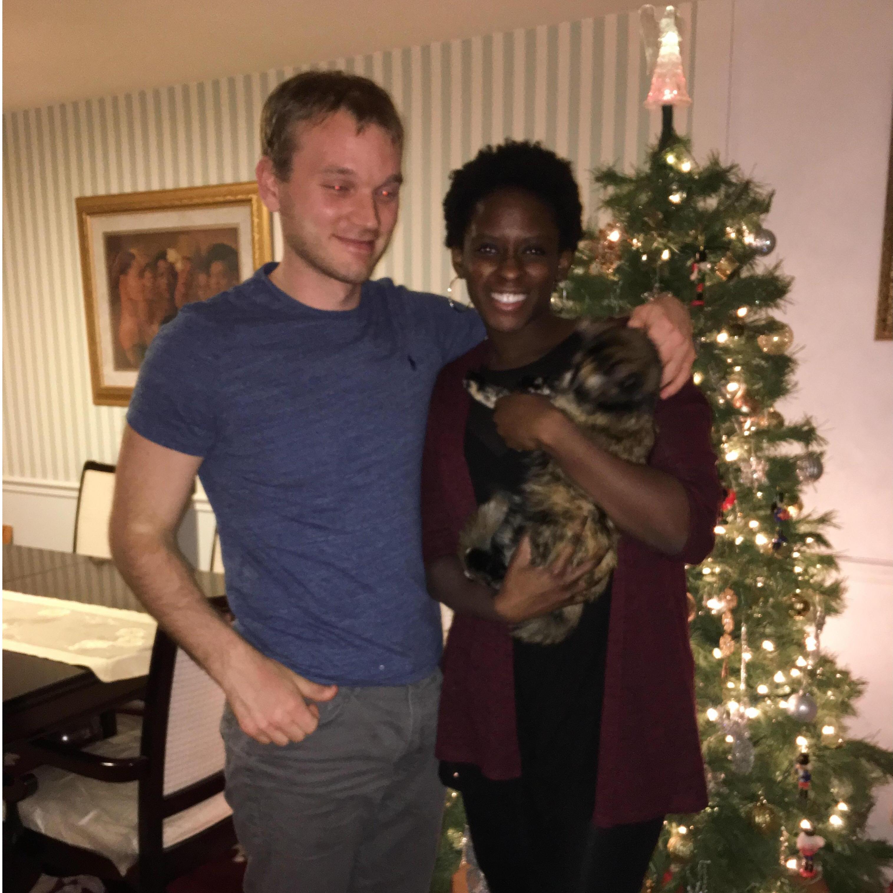 Shiloh's first Christmas!😽