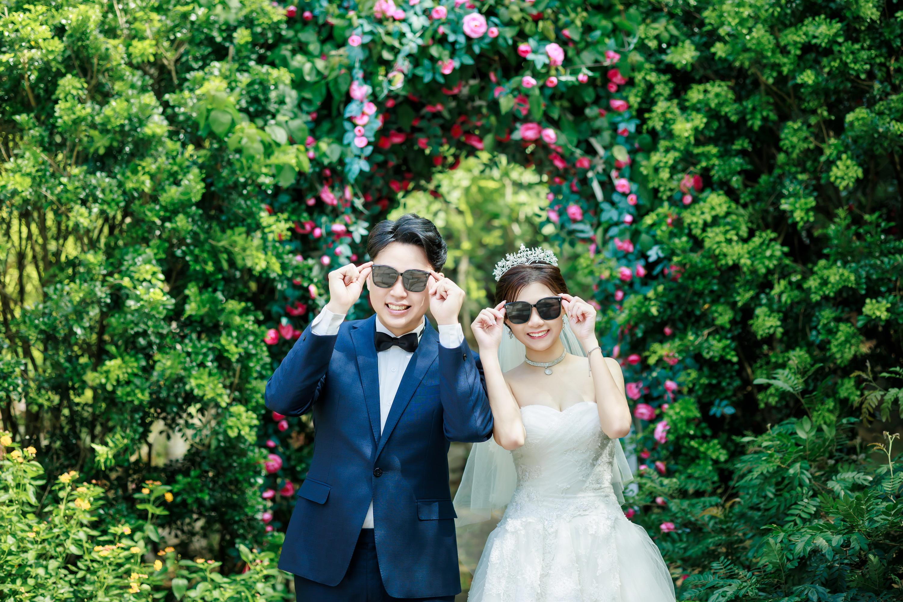 The Wedding Website of Avonlea Aw Hui Ling and Peck Jun Wen