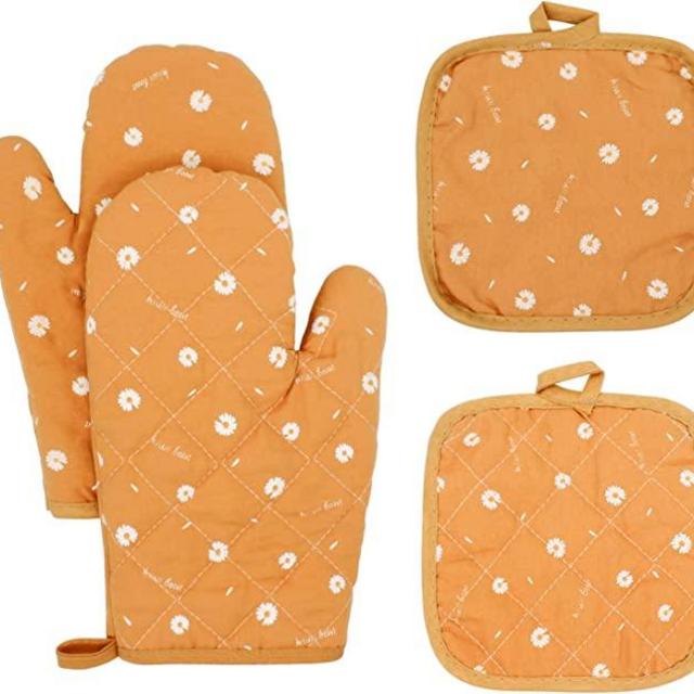 Pretty Jolly Oven Mitts and Pot Holders Sets 4 pcs, Yellow Oven Mitt Set with Potholders for Kitchen Heat Resistant, Hot Pads and Oven Mitts Sets Kitchen Mittens Home Cooking Baking Mitts for Woman