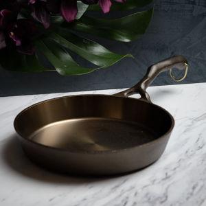9 in Cast Iron Skillet & Lid