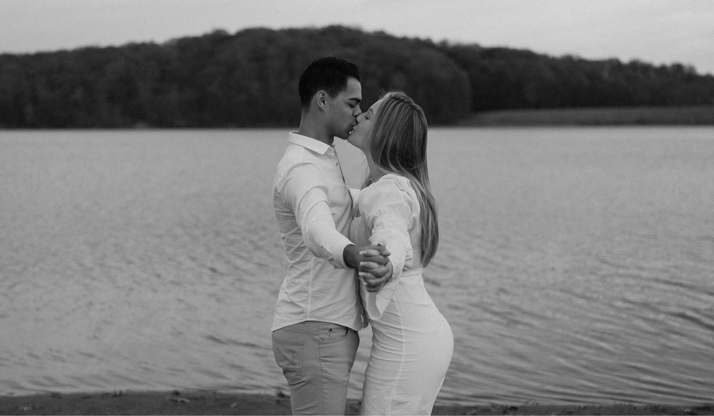 The Wedding Website of Emma Moore and David Gonzalez Cavazos