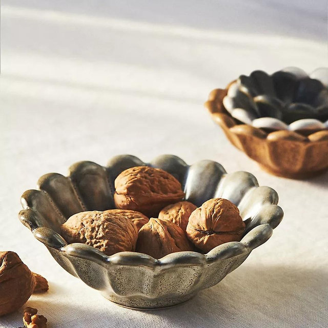 Ruffle Nesting Nut Bowls, Assorted Set of 4