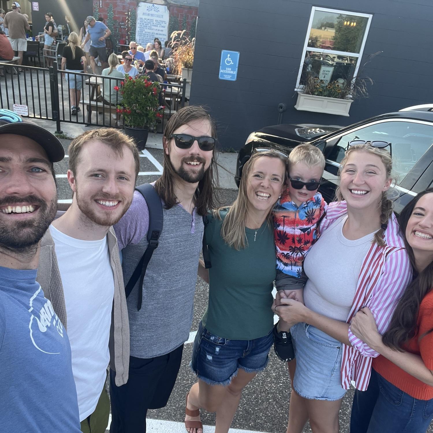 Sheehan siblings celebrate Lindsey's birthday