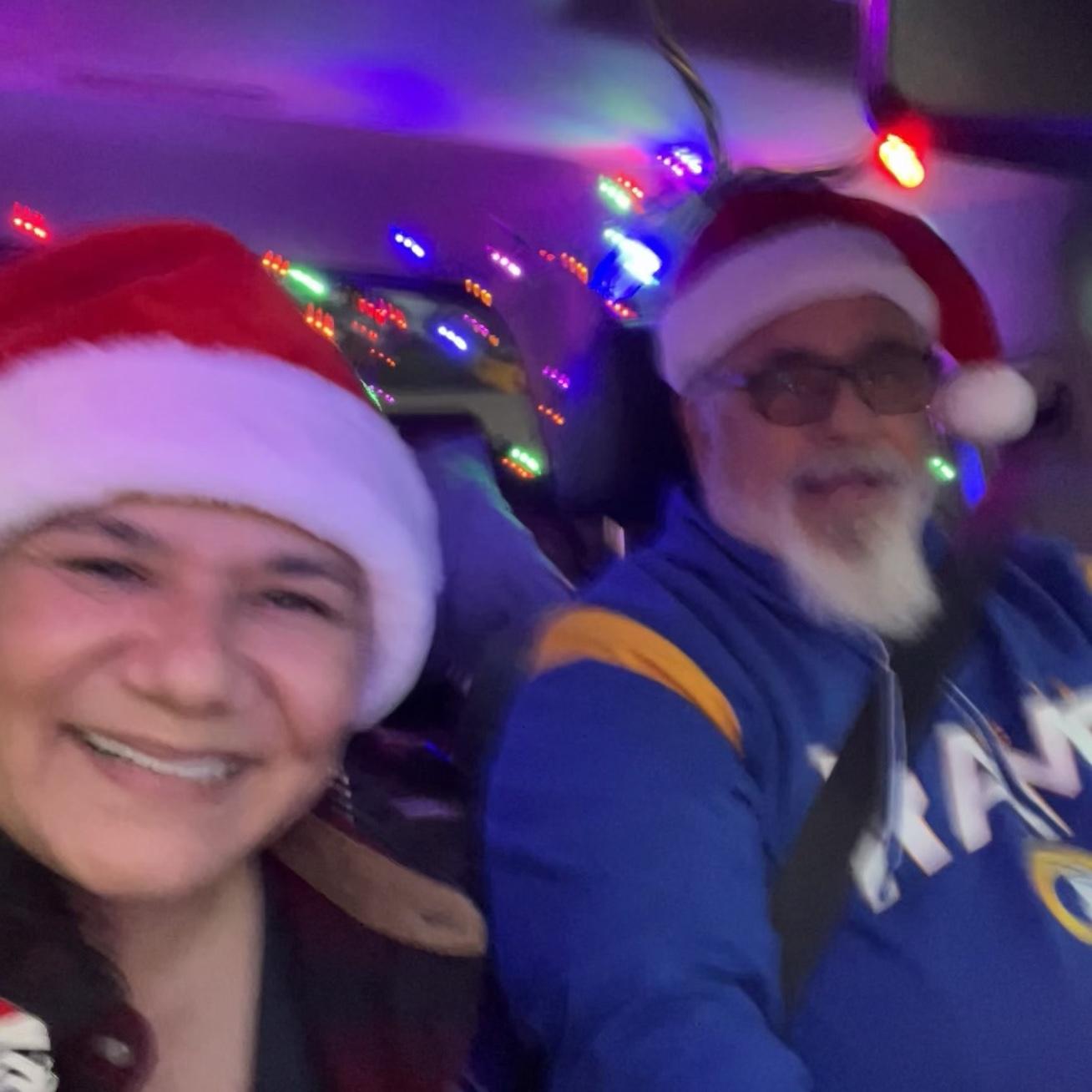 i brought hats and he brought lights ❣️ 
Be still my heart 🤶🎅