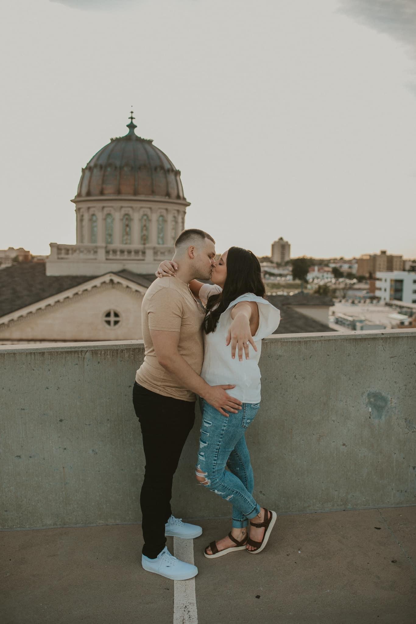 The Wedding Website of Lindsey Stroup and Darian Goldman