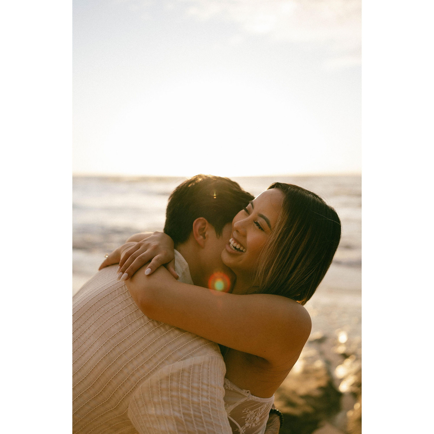 Nathen even flew in a photographer from Maui to capture their proposal in Oʻahu!