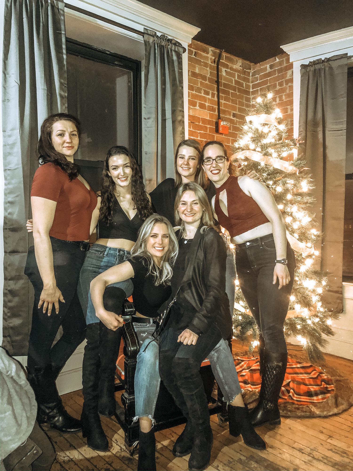 December 2019, Eric threw Alexis the most insane surprise birthday party! Eric had all of Alexis's college friends meet her in Saratoga for a fun weekend!