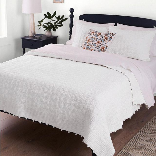 Solid Pebblebrook Organic-Cotton Voile Quilt - King, White